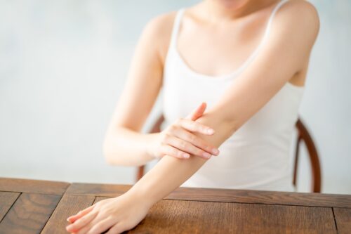 脱毛した毛はいつ抜ける?毛が抜ける仕組みとケアのしかたを紹介